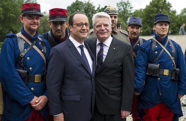 Presidentes da Fran&ccedil;a, Fran&ccedil;ois Hollande, e da Alemanha, Joachim Gauck (France Press)