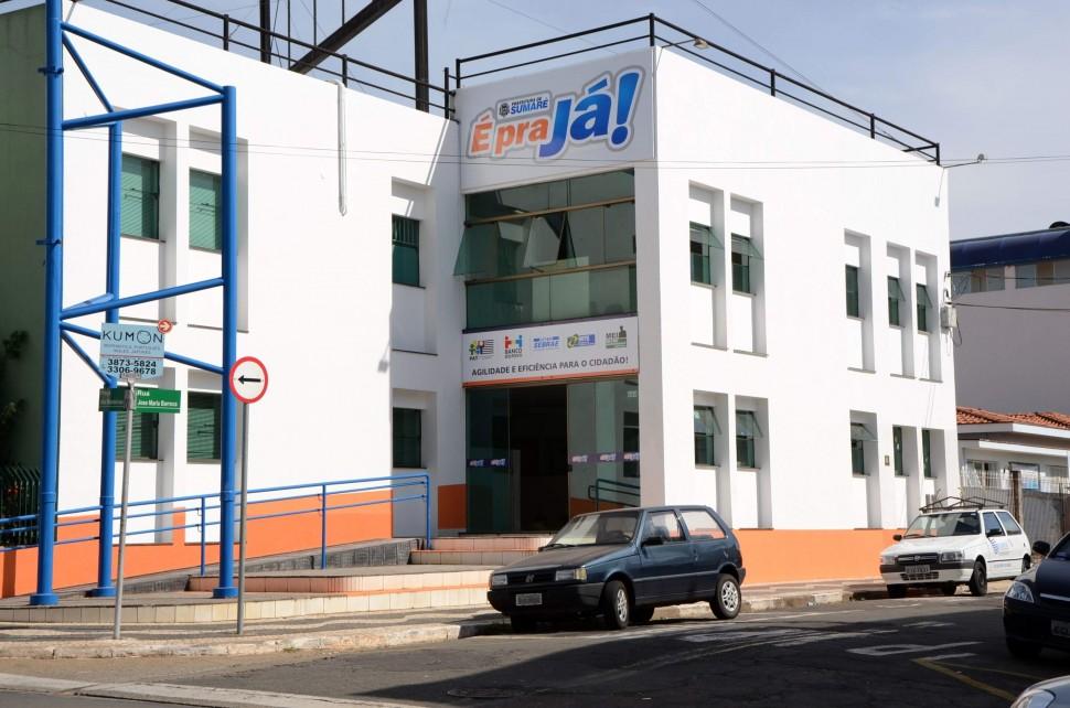 '&Eacute; Pra J&aacute;' est&aacute; localizado na Pra&ccedil;a das Bandeiras, 650, Centro de Sumar&eacute;, e funciona das 8 &agrave;s 16h ( Divulga&ccedil;&atilde;o)