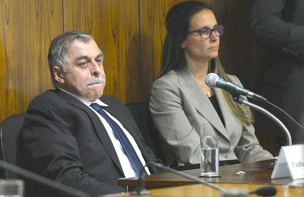 Ex-diretor da Petrobras Paulo Roberto da Costa fica em sil&ecirc;ncio em depoimento na CPMI  (Agencia Brasil)