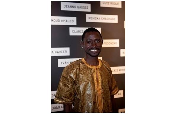 O artista Bakary Diallo, de Mali, morte em acidente a&eacute;reo ( Divulgação)