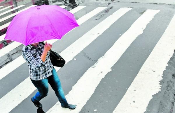 Chuva fraca e cont&iacute;nua marcou a quinta-feira em Piracicaba ( Del Rodrigues/ Gazeta de Piracicaba)