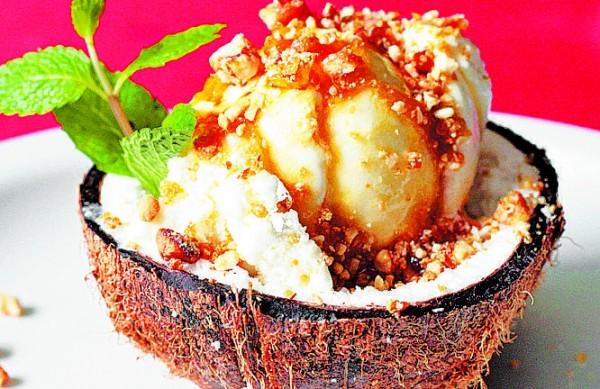 Cocorrico, da Vila Para&iacute;so, feito com sorvete de coco e gengibre ( Divulgação)