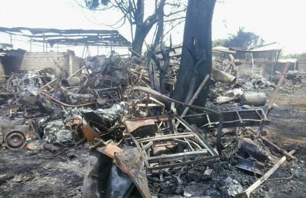 CAMPO BELO, FOGO, INCENDIO, CAMPINAS, GALPAO, PET, GARRAFAS (Felipe Tonon)