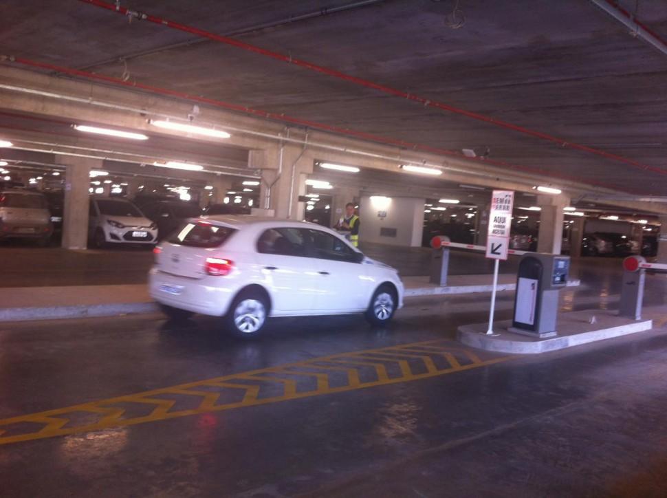 Edif&iacute;cio-garagem, aeroporto, Viracopos, teste (Sarah Brito/AAN)