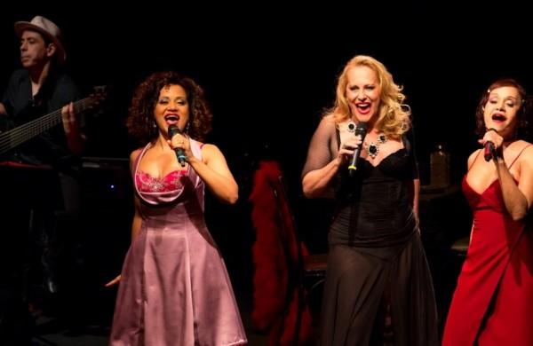 Lucinha Lins, Tania Alves e Virg&iacute;nia Rosa em cena do musical 'Palavra de Mulher' (Divulgação/João Caldas)