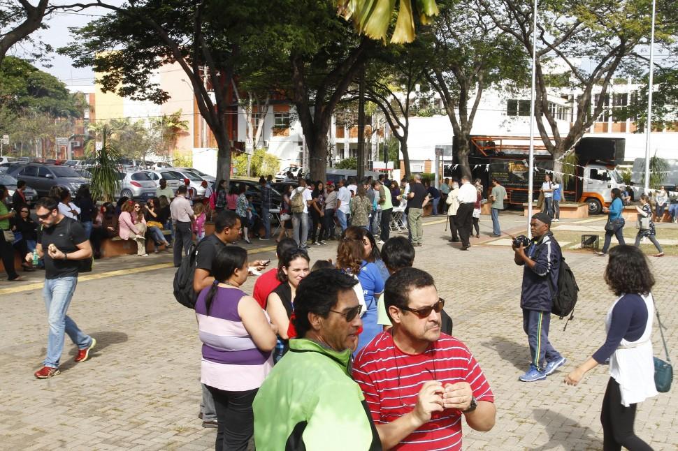 Funcion&aacute;rios da Unicamp realizaram protesto em frente &agrave; reitoria ( Gustavo Tilio/ Especial para a AAN)