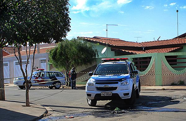 A filha contou a pol&iacute;cia que acabou golpeando a m&atilde;e com a faca porque ficou irritada com as ofensas que a dona de casa fez a ela (Portal Nogueirense Portal Nogueirense)