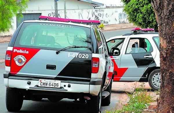 Pol&iacute;cia n&atilde;o sabe informar qual casa foi invadida primeiro ( Cedoc/ RAC)