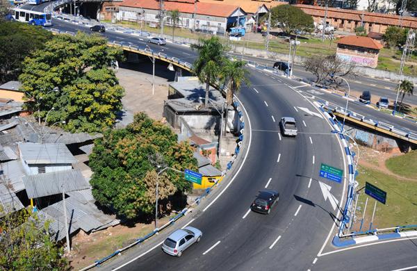 Movimento no Viaduto Cury: espaço é um dos abordados em reportagens dos alunos da PUC-Campinas (Elcio Alves/AAN)