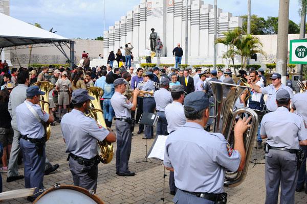 Cerim&ocirc;nia aconteceu na manh&atilde; desta quarta-feira, no Cemit&eacute;rio da Saudade (Elcio Alves/ AAN)