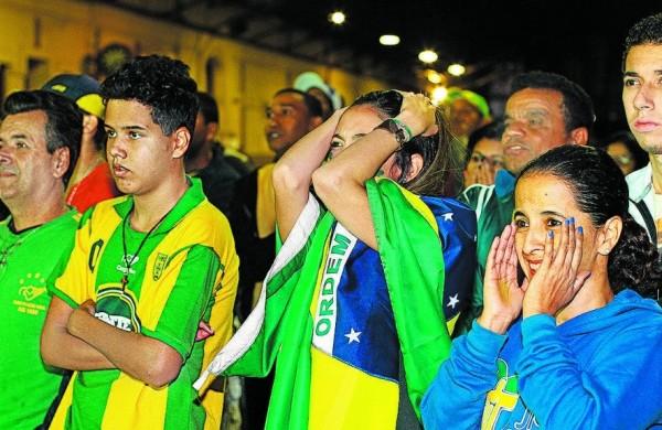Indigna&ccedil;&atilde;o, frustra&ccedil;&atilde;o, incredulidade: sensa&ccedil;&otilde;es se misturaram entre torcedores  ( Janaína Ribeiro/ Especial a AAN )