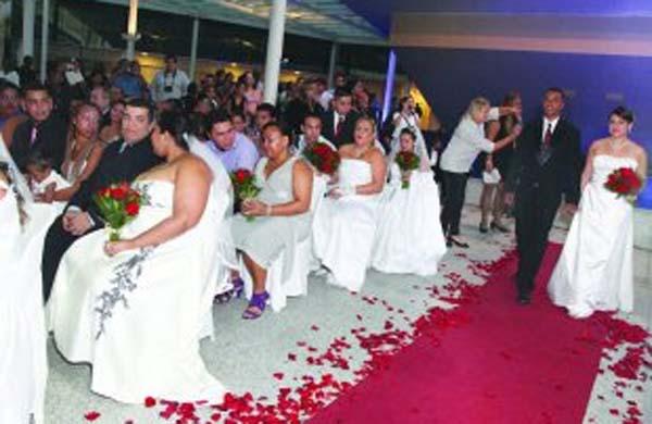 A prefeitura prorrogou as inscri&ccedil;&otilde;es para at&eacute; o dia 19 aos casais que querem formalizar a uni&atilde;o ( Divulgação)