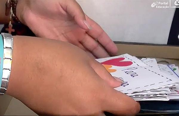 Estudantes trocam correspond&ecirc;ncias com idosos ( Reprodução)