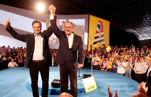 A&eacute;cio Neves esteve presente para apoiar a candidatura de Geraldo Alckmin &agrave; reelei&ccedil;&atilde;o em S&atilde;o Paulo (Divulgação/Orlando Brito/PSDB)