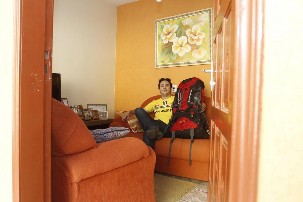 Alexandre Poseddon, de 29 anos, diz que viajar e receber estrangeiros proporciona troca de experi&ecirc;ncias culturais (Gustavo Tilio/Especial para a AAN)