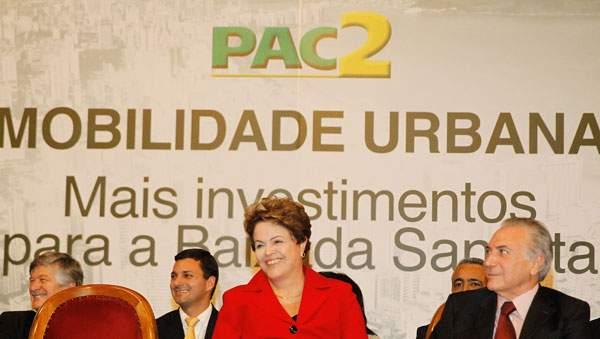 Presidente Dilma Rousseff esteve em Santos acompanhado do vice-presidente Michel Temer ( Divulgação)