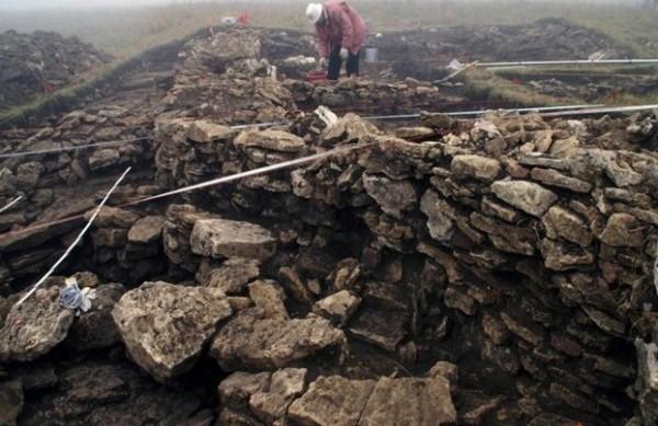 S&iacute;tio de escava&ccedil;&atilde;o nas montanhas ao sul de Kislovodsk,na R&uacute;ssia, em outubro de 2009 (AFP)