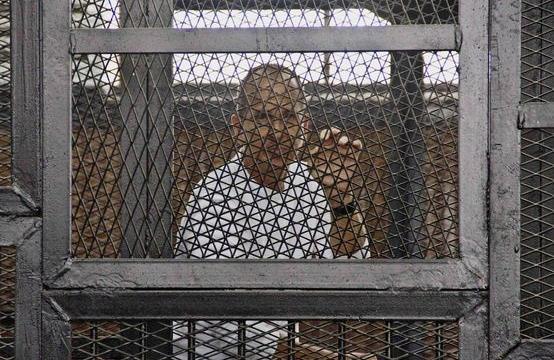 Diretor da Al-Jazeera, Mustafa Sawaq, denunciou a injusta condena&ccedil;&atilde;o dos jornalistas ( Reprodução)