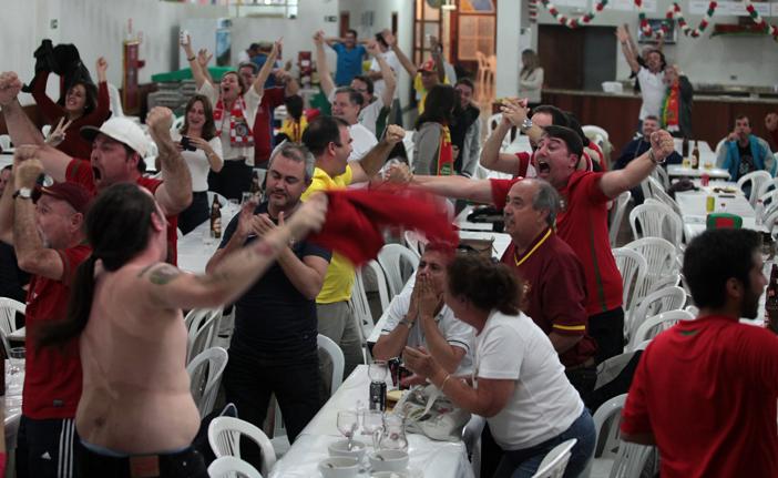 Casa de Portugal reuniu cerca de 150 pessoas: cr&iacute;ticas ao treinador ( Rodrigo Zanotto/AAN)