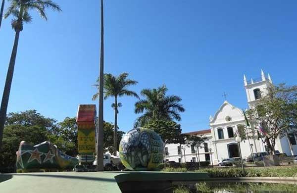 Os passeios ser&atilde;o acompanhados de guia de turismo e tamb&eacute;m de um int&eacute;rprete ( Divulgação)