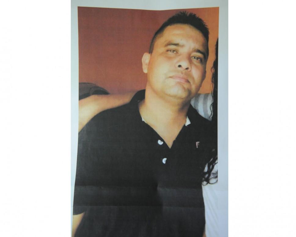 Jonathan Lima da Silva &eacute; procurado pela pol&iacute;cia por tentar matar a mulher por duas vezes (Reprodução/Delegacia da Defesa da Mulher)