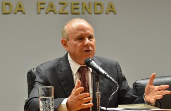De acordo com o ministro, o mercado interno n&atilde;o &eacute; mais forte porque falta cr&eacute;dito para o consumo (Agência Brasil)