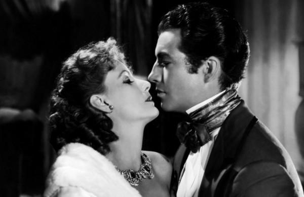 Greta Garbo e Robert Taylor em cena do filme 'La Traviata' ( Divulgação)