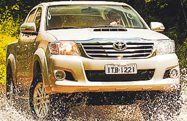Toyota Hilux como os modelos equipados com rastreador mais furtados ou roubados no Brasil entre janeiro e abril de 2014 ( Divulgação)