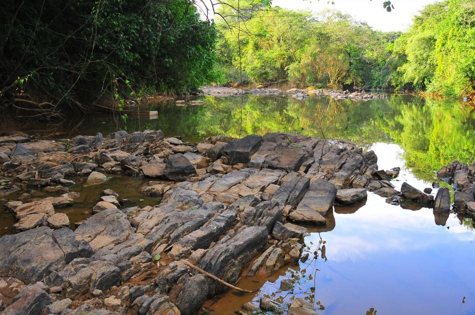 Queda brusca do Rio Atibaia agrava o risco de racionamento de &aacute;gua em Campinas ( Leandro Ferreira/AAN)