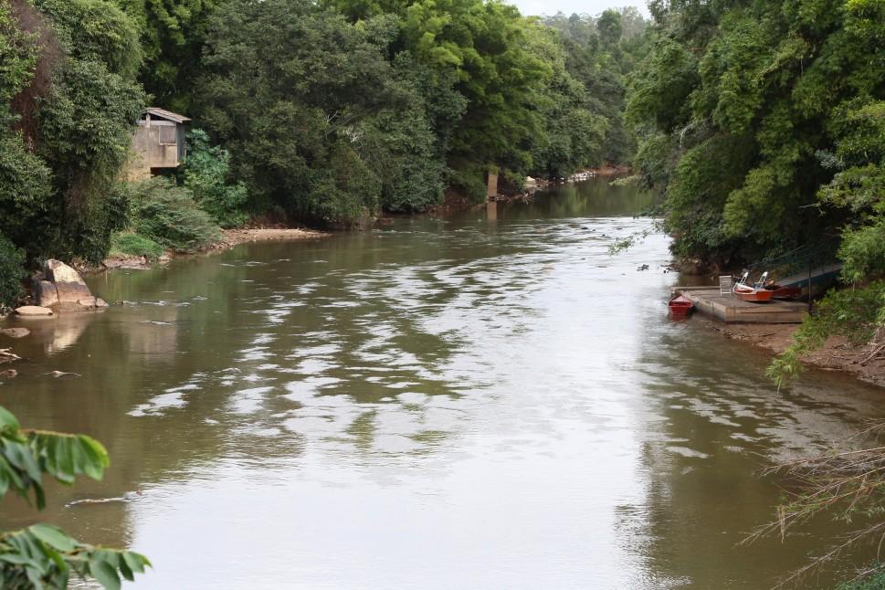 Trecho do Rio Atibaia em Sousas, respons&aacute;vel pelo abastecimento de 95% da popula&ccedil;&atilde;o de Campinas: volume de apenas 39% da m&eacute;dia hist&oacute;rica de junho  ( Janaína Ribeiro/Especial a AAN )