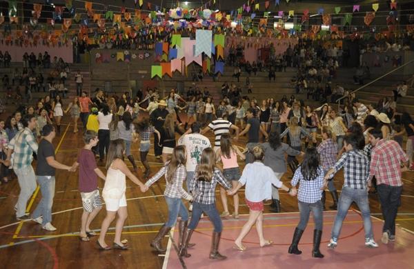 Festa Junina de 2013 teve a visita de aproximadamente 3 mil pessoas (Divulga&ccedil;&atilde;o)