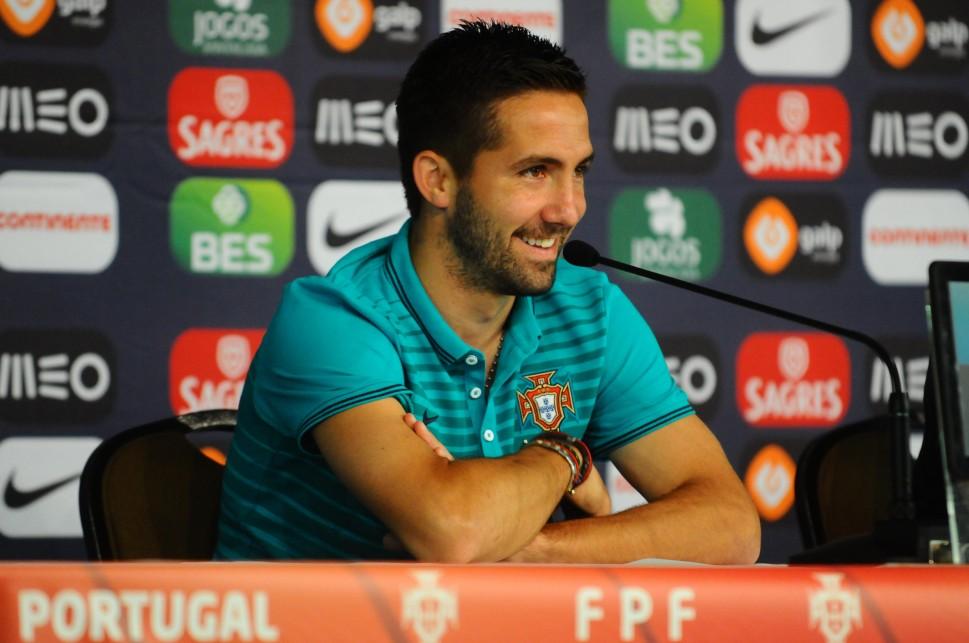 Entrevista coletiva com o meia Jo&atilde;o Moutinho de Portugal (Elcio Alves/ AAN)