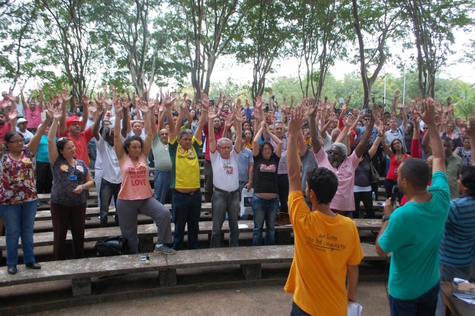 Funcion&aacute;rios da Unicamp aprovaram a deflagra&ccedil;&atilde;o de greve em assembleia (Wagner Souza)