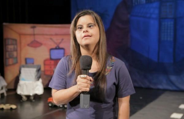 Fernanda dos Santos Honorato, rep&oacute;rter do Programa Especial da TV Brasil (Divulgação/Márcio Zavareze)