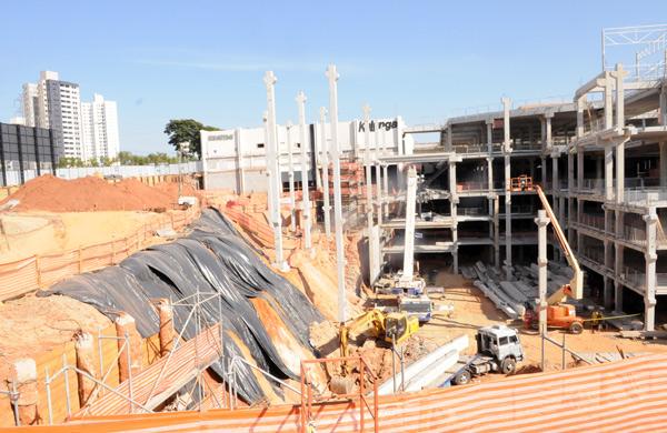 Per&iacute;cia investiga causa de mortes em obras do Iguatemi ( Edu Fortes/AAN)