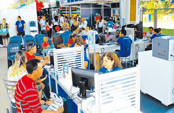 Os visitantes tiveram a oportunidade de realizar o sonho da casa pr&oacute;pria no 10&ordm; Feir&atilde;o promovido pela Caixa ( Divulgação/Caixa Econômica Federal)