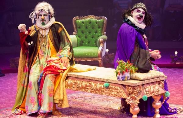 Claudio Fontana e Elias Andreato em cena da pe&ccedil;a 'Um R&eacute;quiem para Antonio' ( Divulgação)