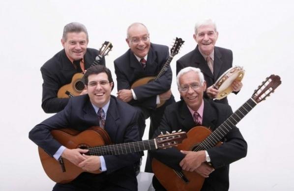 Integrantes do grupo musical Iza&iacute;as e seus Chor&otilde;es ( Divulgação)