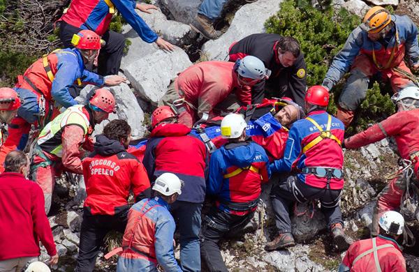 Participaram no resgate do alpinista alem&atilde;o 728 pessoas da Alemanha, &Aacute;ustria, It&aacute;lia, Su&iacute;&ccedil;a e Cro&aacute;cia  (AFP)