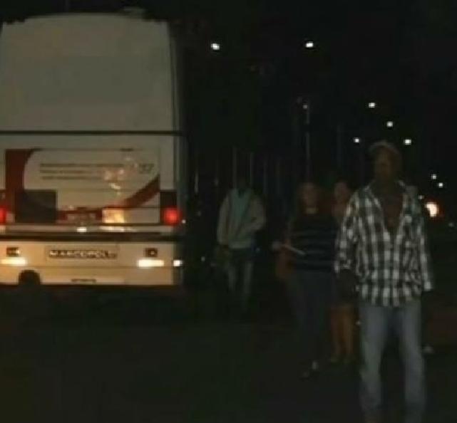 Manifestantes colocaram fogo em pneus fechando rodovia na entrada de Castilho ( Reprodução)
