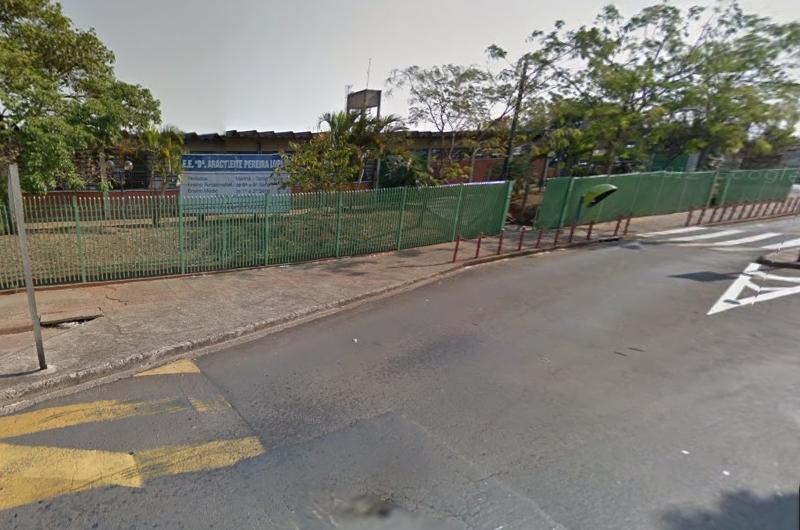 Confus&atilde;o foi registrada na Escola Aracy Leite Pereira Lopes, em S&atilde;o Carlos (Captura de vídeo)