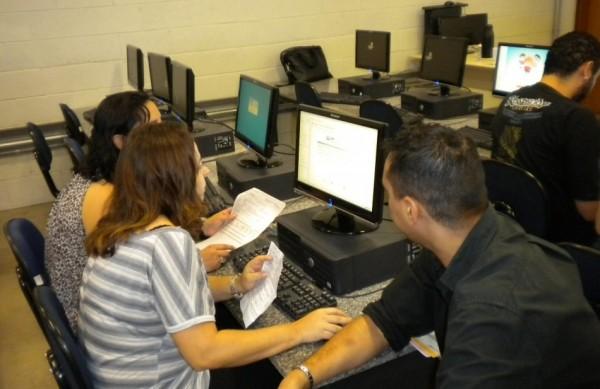 Alunos da Faculdade Anhanguera de Campinas dar&atilde;o orienta&ccedil;&atilde;o para quem est&aacute; com dificuldade em declarar o imposto r
 ( Cedoc/RAC)