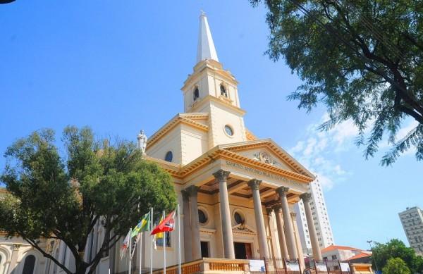 Santu&aacute;rio, agora bas&iacute;lica, &eacute; a maior igreja neocl&aacute;ssica do Pa&iacute;s ( Carlos Sousa Ramos/AAN)