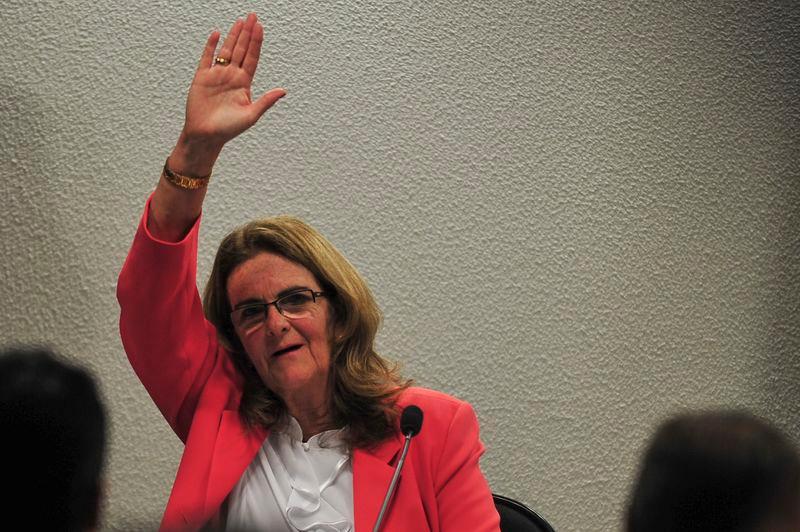 Foster negou que o seu marido tenha contratos com a estatal ( Divulgação)