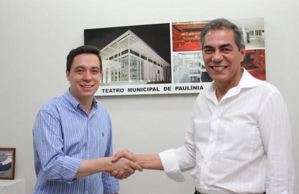 Edson Moura Júnior (à esq.) substituiu o pai na véspera da eleição ( Cedoc/RAC)