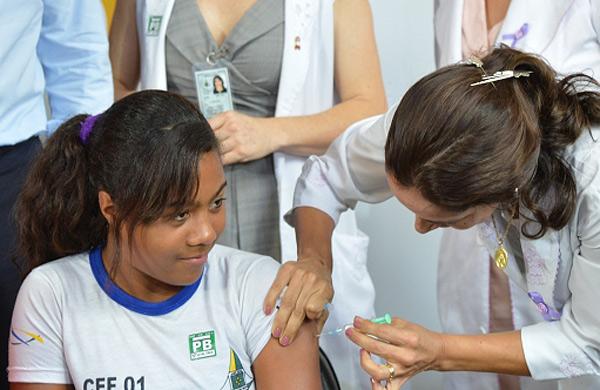 Campanha contra HPV vacinou 78% do p&uacute;blico-alvo em Campinas (Agência Brasil)