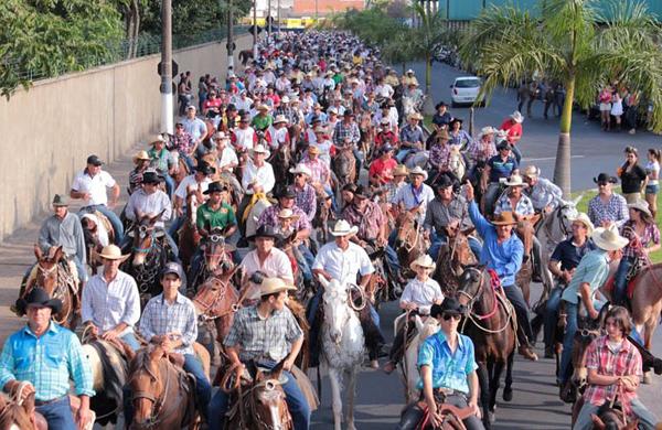 Padre da Paróquia Santa Cruz, Charles Peron, cancelou a edição deste ano da tradicional Romaria de Cavaleiros, que ocorre no bairro Santa Cruz ( Divulgação)