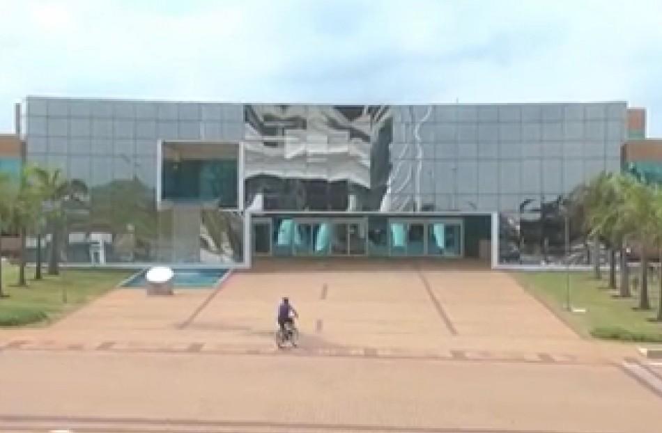 Prefeitura de Paul&iacute;nia (Captura de vídeo)