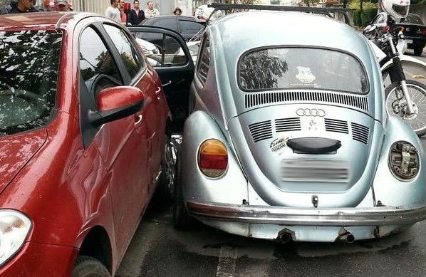 Ele dirigia um Fusca pela contram&atilde;o e bateu de frente com outro carro ( Divulgação)