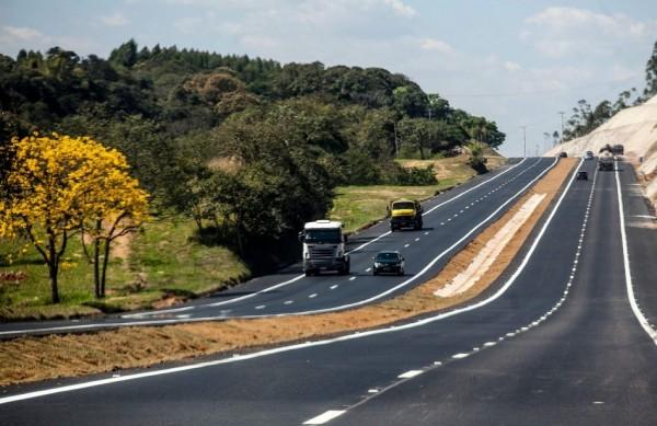 Rodovia Raposo Tavares teve trecho de 10km duplicado (Divulgação)